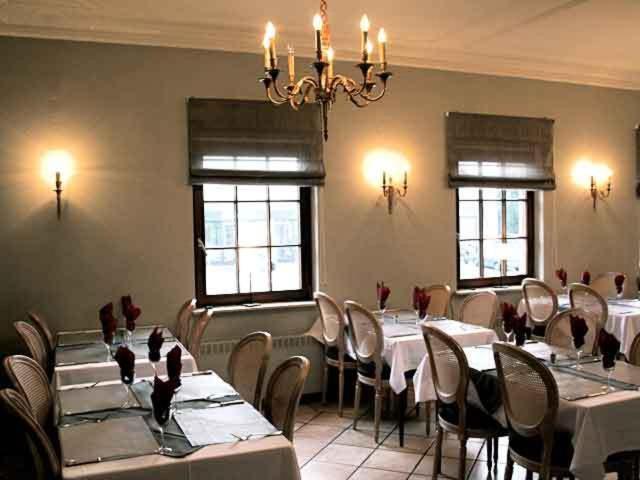 Hotel il Castello Borghese Senningerberg Esterno foto