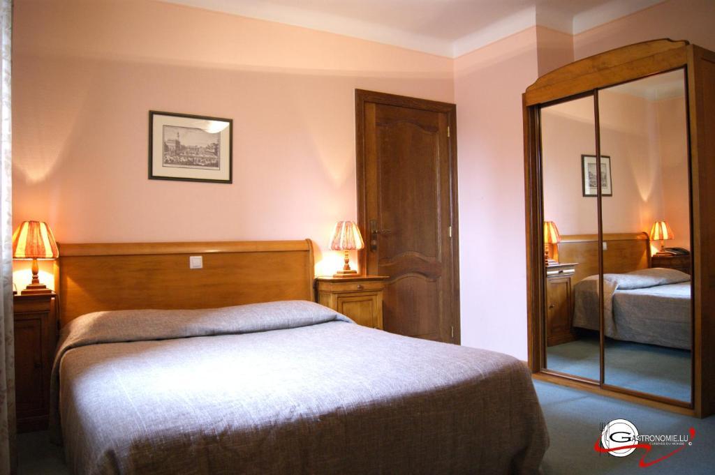 Hotel il Castello Borghese Senningerberg Camera foto