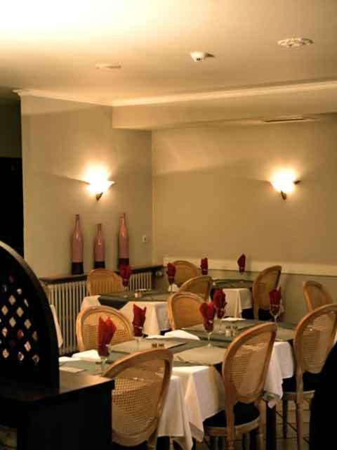 Hotel il Castello Borghese Senningerberg Esterno foto